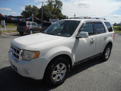 Used 2010 Ford Escape Limited AWD/4WD image 2