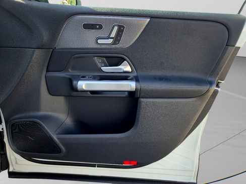 Used 2023 Mercedes-Benz EQB 300 EQB 300 4MATIC SUV image 64