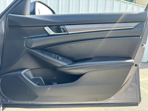 Used 2018 Honda Accord Hybrid image 41