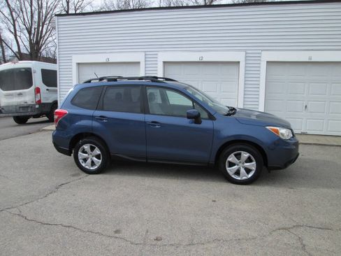 Used 2014 Subaru Forester 2.5i Premium image 3