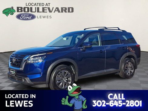 Used 2025 Nissan Pathfinder SV w/ SV Premium Package image 1