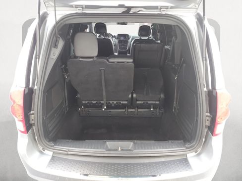 Used 2019 Dodge Grand Caravan GT FWD image 12