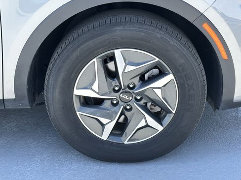 Used 2023 Kia Sorento EX FWD image 15