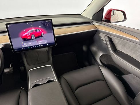 Used 2025 Tesla Model Y Long Range image 35