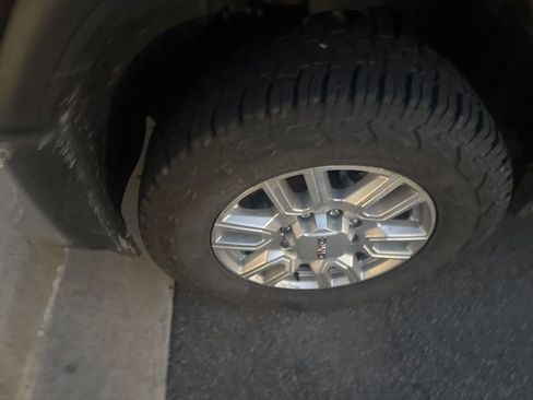 Used 2024 GMC Sierra 2500 SLT w/ SLT Convenience Package image 2