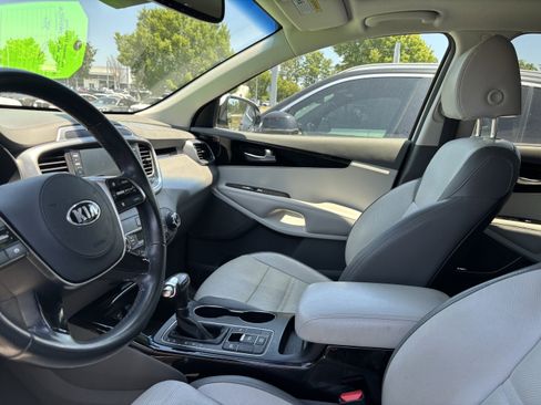 Used 2019 Kia Sorento SX FWD image 32