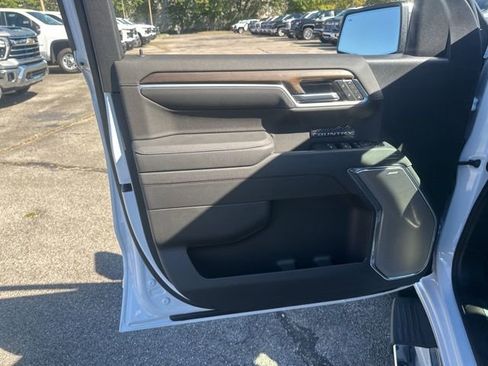 New 2026 Chevrolet Silverado 1500 High Country w/ Technology Package AWD/4WD image 12