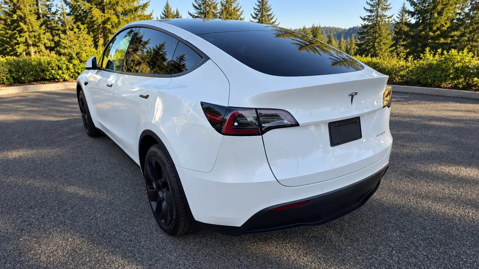 Used 2022 Tesla Model Y Long Range AWD/4WD image 7