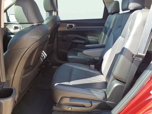 Used 2023 Kia Sorento EX w/ Panoramic Sunroof Package FWD image 23