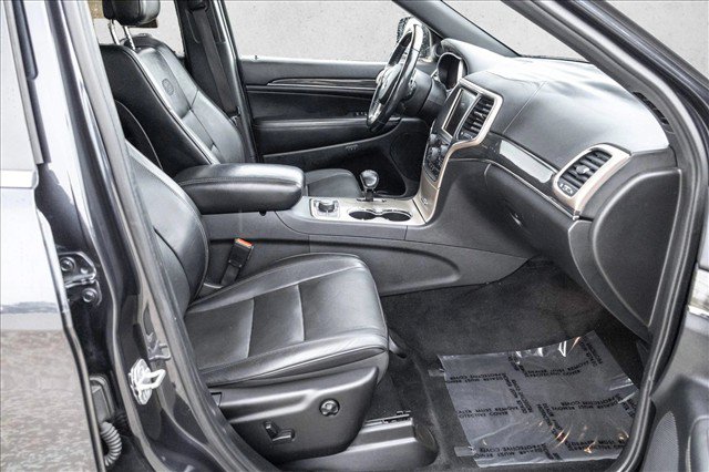 Used 2014 Jeep Grand Cherokee Overland AWD/4WD image 26