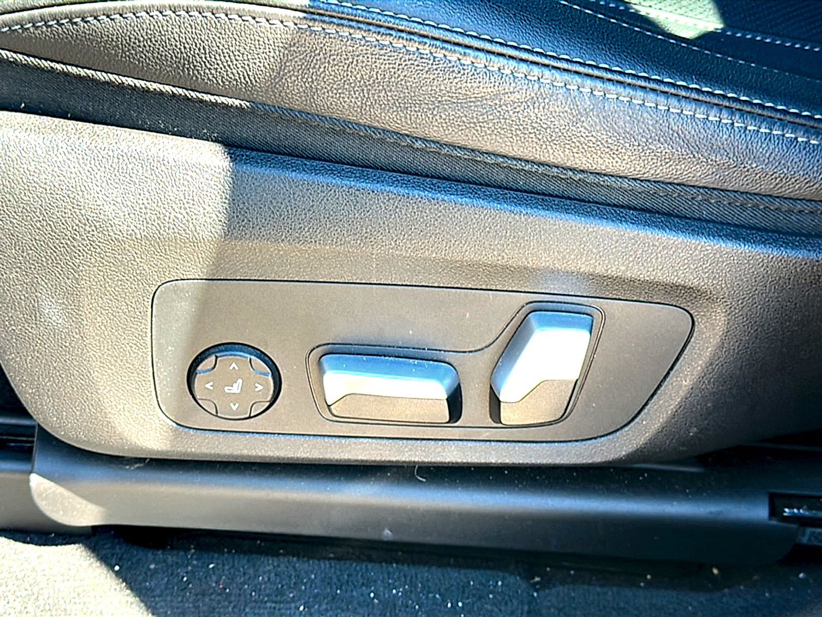Used 2024 BMW X3 sDrive30i w/ Premium Package RWD image 8