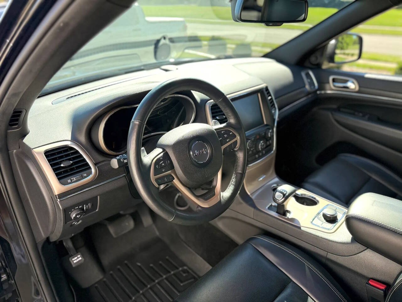 Used 2015 Jeep Grand Cherokee Limited w/ Luxury Group II AWD/4WD image 11