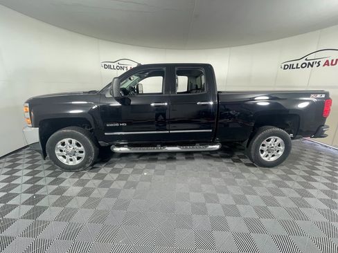 Used 2015 Chevrolet Silverado 2500 LTZ w/ LTZ Plus Package image 3