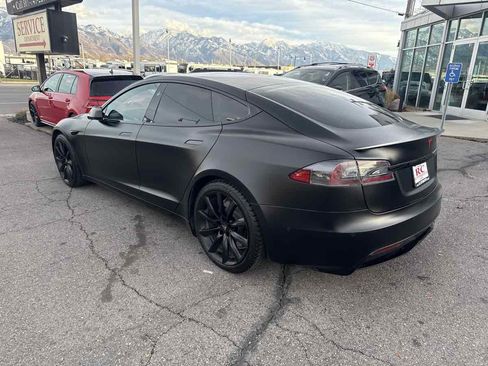 Used 2021 Tesla Model S Plaid image 8