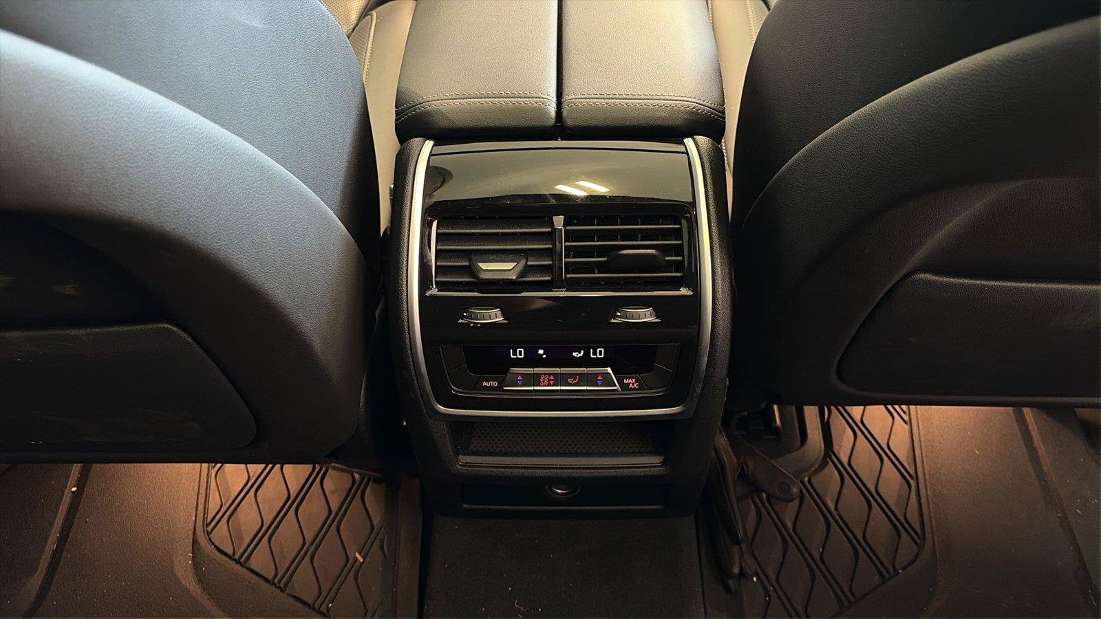 Used 2023 BMW X5 xDrive40i AWD/4WD image 23
