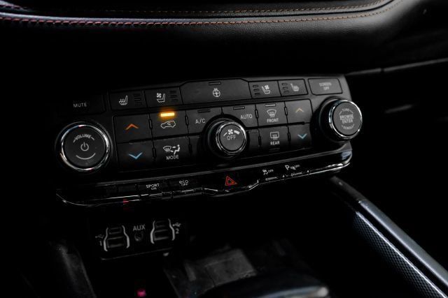 Used 2022 Dodge Durango R/T w/ Blacktop Package AWD/4WD image 35