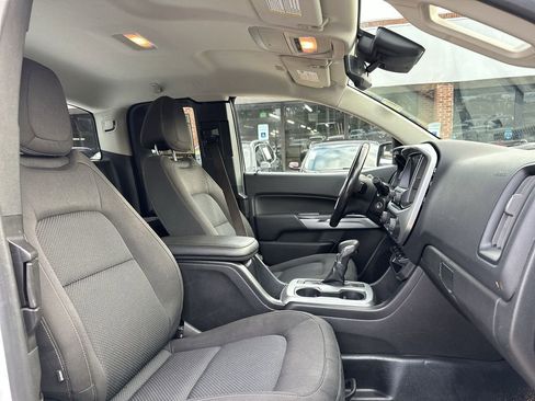 Used 2022 Chevrolet Colorado LT w/ Fleet Safety Package image 20