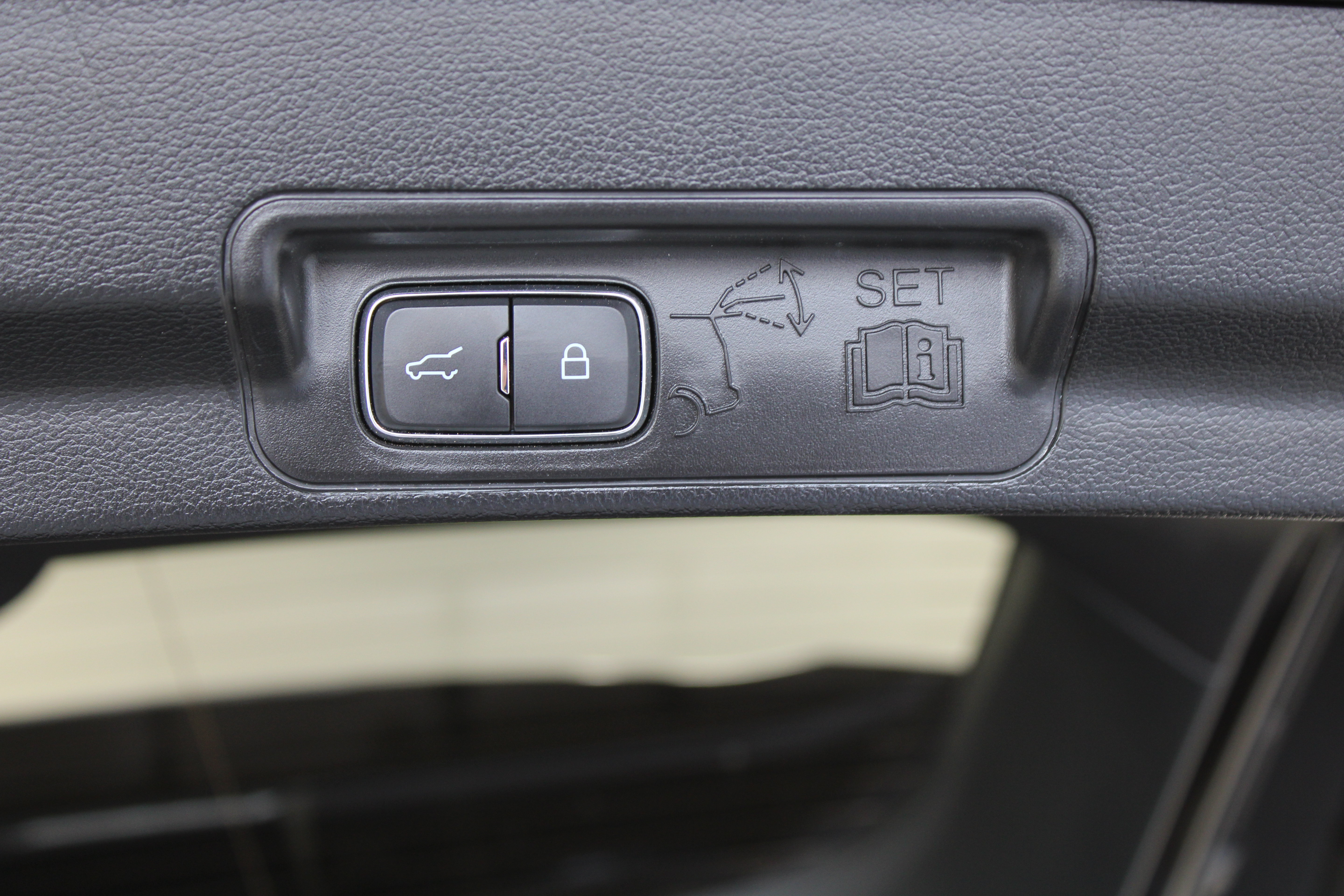 Used 2021 Ford Explorer Limited w/ Equipment Group 301A RWD image 36