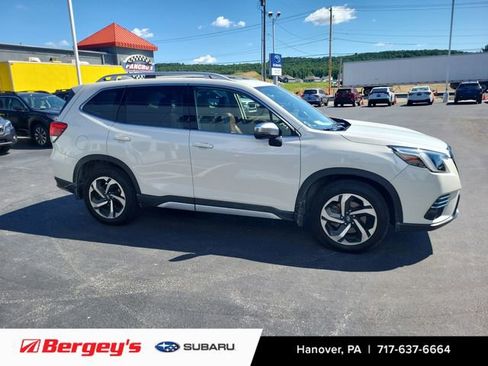 Used 2023 Subaru Forester Touring AWD/4WD image 5