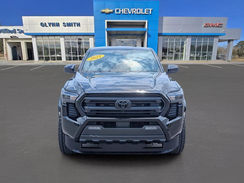 Used 2025 Toyota Tacoma SR5 RWD image 2