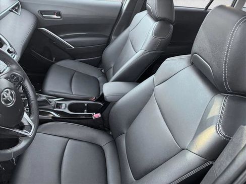 Certified 2025 Toyota Corolla Cross XLE image 8