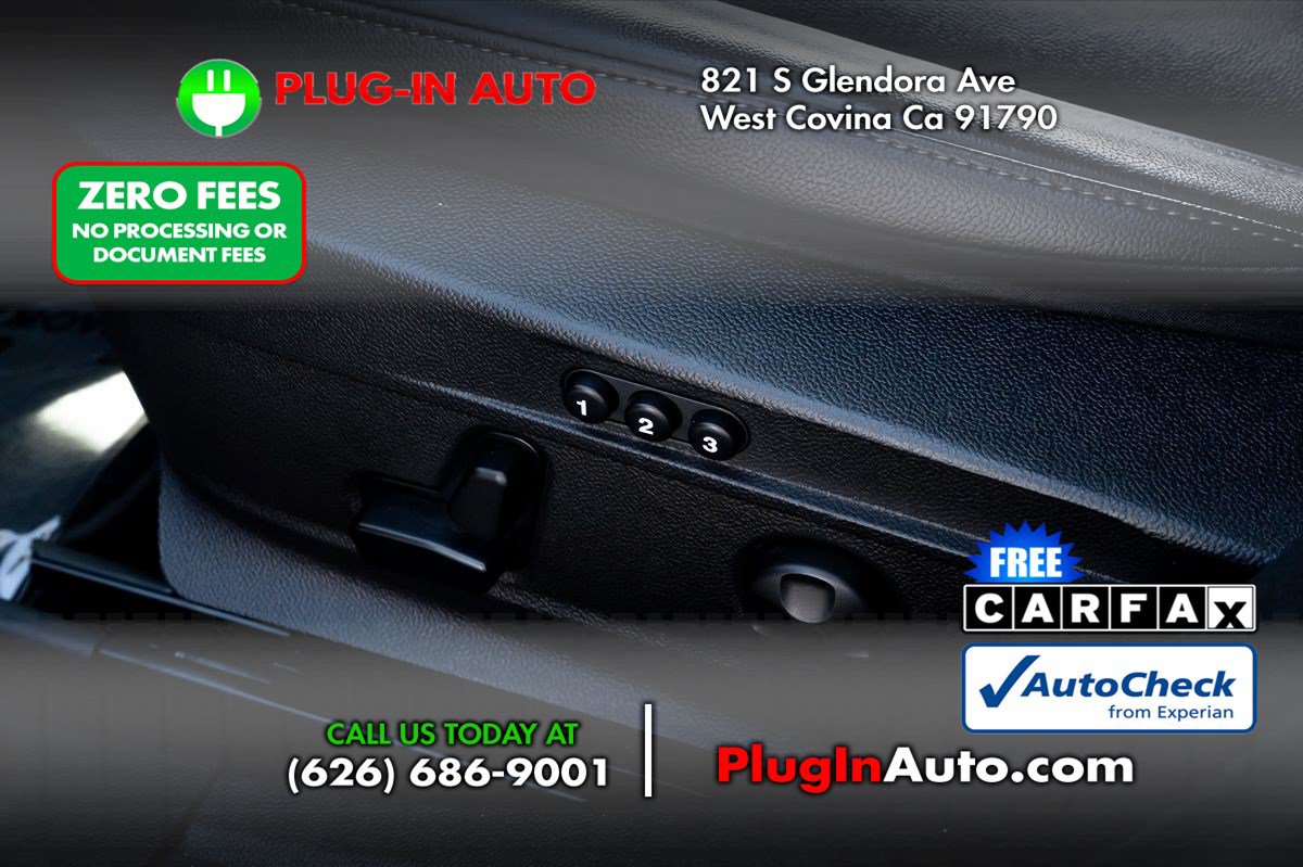 Used 2019 Alfa Romeo Giulia w/ Quick Order Package 22K Sport RWD image 10