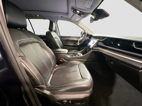 Used 2023 Jeep Grand Cherokee 4WD 4xe w/ Luxury Tech Group II image 23