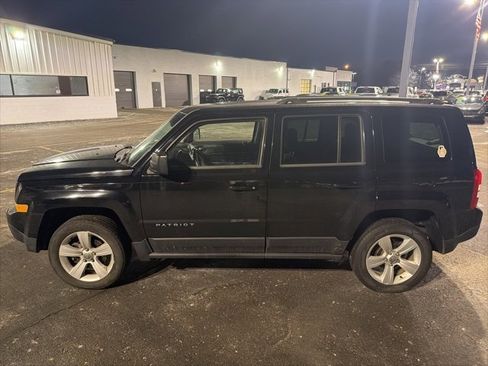 Used 2014 Jeep Patriot Latitude image 10