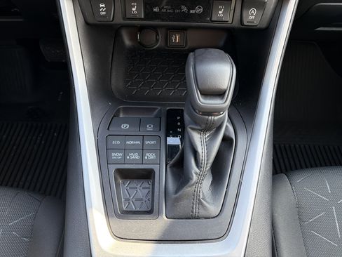 Used 2023 Toyota RAV4 XLE w/ Convenience Package image 22