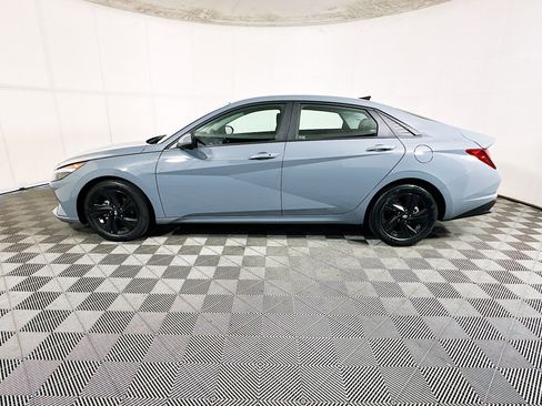 Used 2023 Hyundai Elantra SEL FWD image 6