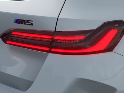 New 2026 BMW M5 Touring image 8
