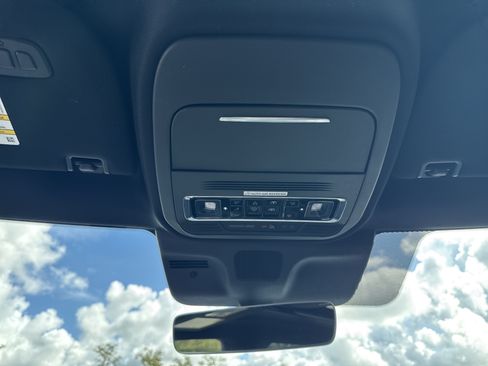 Used 2026 Lincoln Navigator L Reserve AWD/4WD image 23