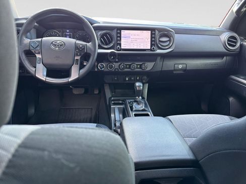 Used 2020 Toyota Tacoma TRD Sport AWD/4WD image 14