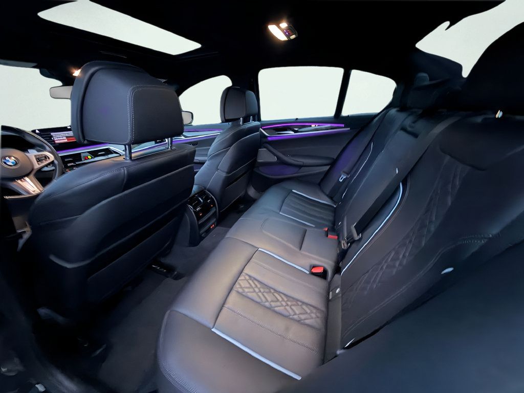 Used 2021 BMW M550i xDrive w/ Executive Package AWD/4WD image 8
