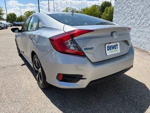Used 2016 Honda Civic Touring image 3