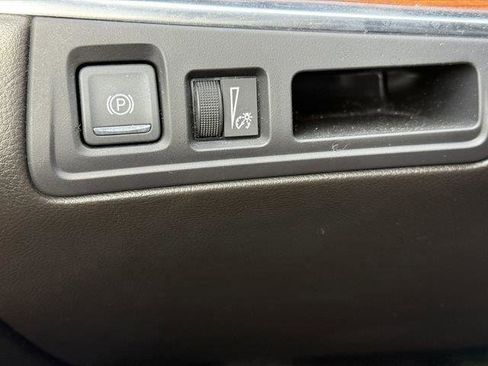 Used 2022 Cadillac XT5 Premium Luxury w/ LPO, Floor Liner Package image 28