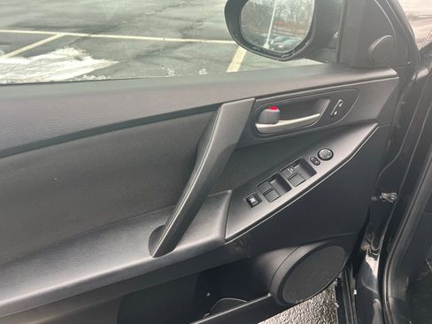 Used 2012 MAZDA MAZDA3 i Touring image 17