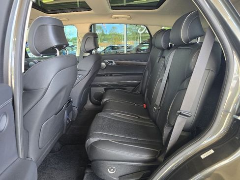 Used 2025 Genesis GV80 2.5T Prestige image 11