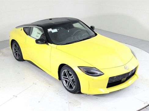 Used 2024 Nissan Z Sport w/ Floor Mat Package RWD image 13