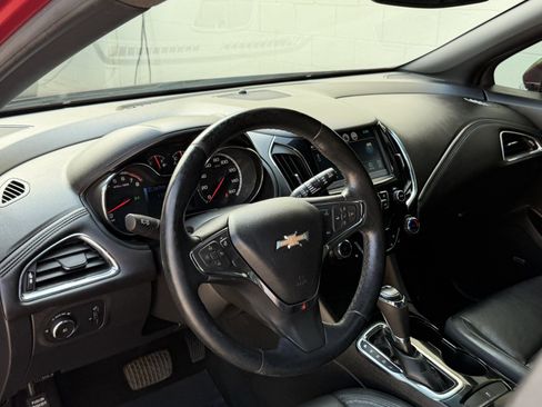 Used 2017 Chevrolet Cruze Premier FWD image 16