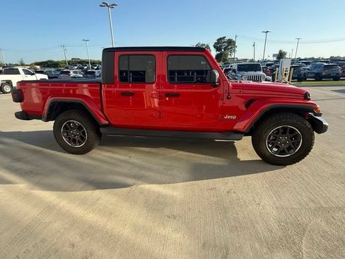 Used 2021 Jeep Gladiator Overland w/ Trailer Tow Package AWD/4WD image 2
