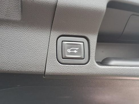 Used 2021 GMC Acadia SLE w/ Driver Convenience Package FWD image 26