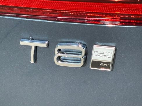 New 2026 Volvo XC60 T8 Ultra w/ Protection Package Premier image 8