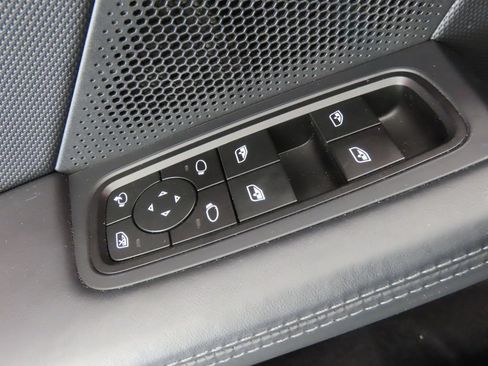 Used 2026 Porsche Taycan AWD/4WD image 36