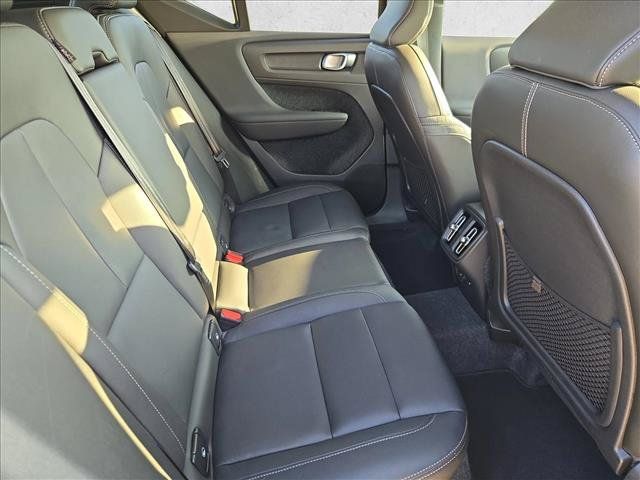 Used 2025 Volvo XC40 B5 Core AWD/4WD image 21
