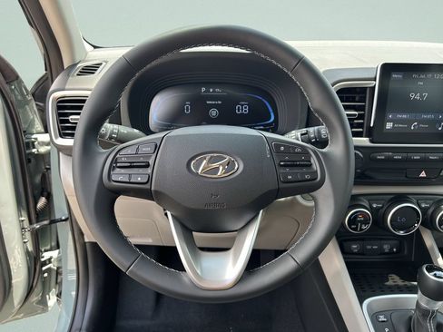 New 2026 Hyundai Venue SEL FWD image 32