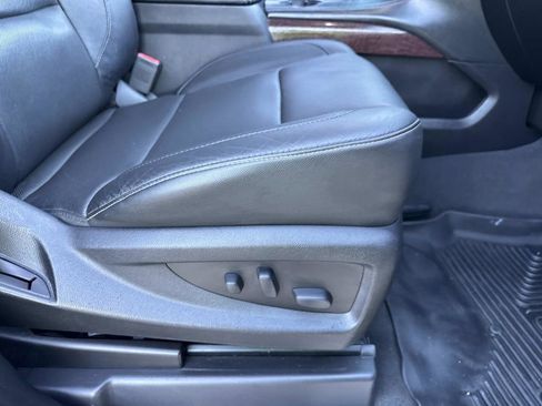 Used 2019 GMC Yukon SLT image 13