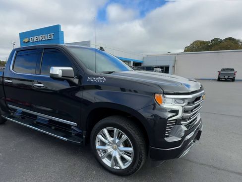 Certified 2023 Chevrolet Silverado 1500 High Country w/ High Country Premium Package AWD/4WD image 2