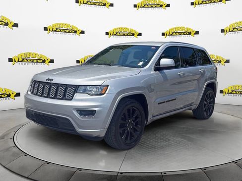 Used 2019 Jeep Grand Cherokee Altitude RWD image 1