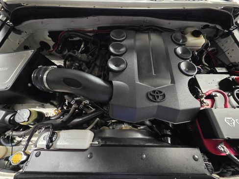 Used 2013 Toyota FJ Cruiser 4WD image 29